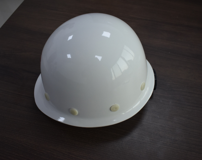 淄博安全帽廠家告訴您安全帽的防護(hù)作用。
